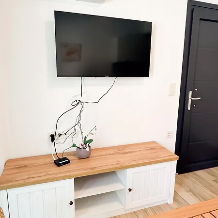 Paralia Ofriniou Oasis With Swimming Pool Access And Starlink Wifi Orfánion