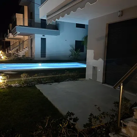 Paralia Ofriniou Oasis With Swimming Pool Access And Starlink Wifi *